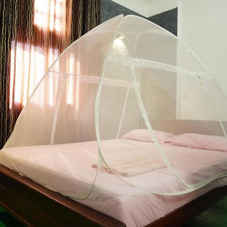 Lilly Palace Villa Guest House Negombo Exterior foto
